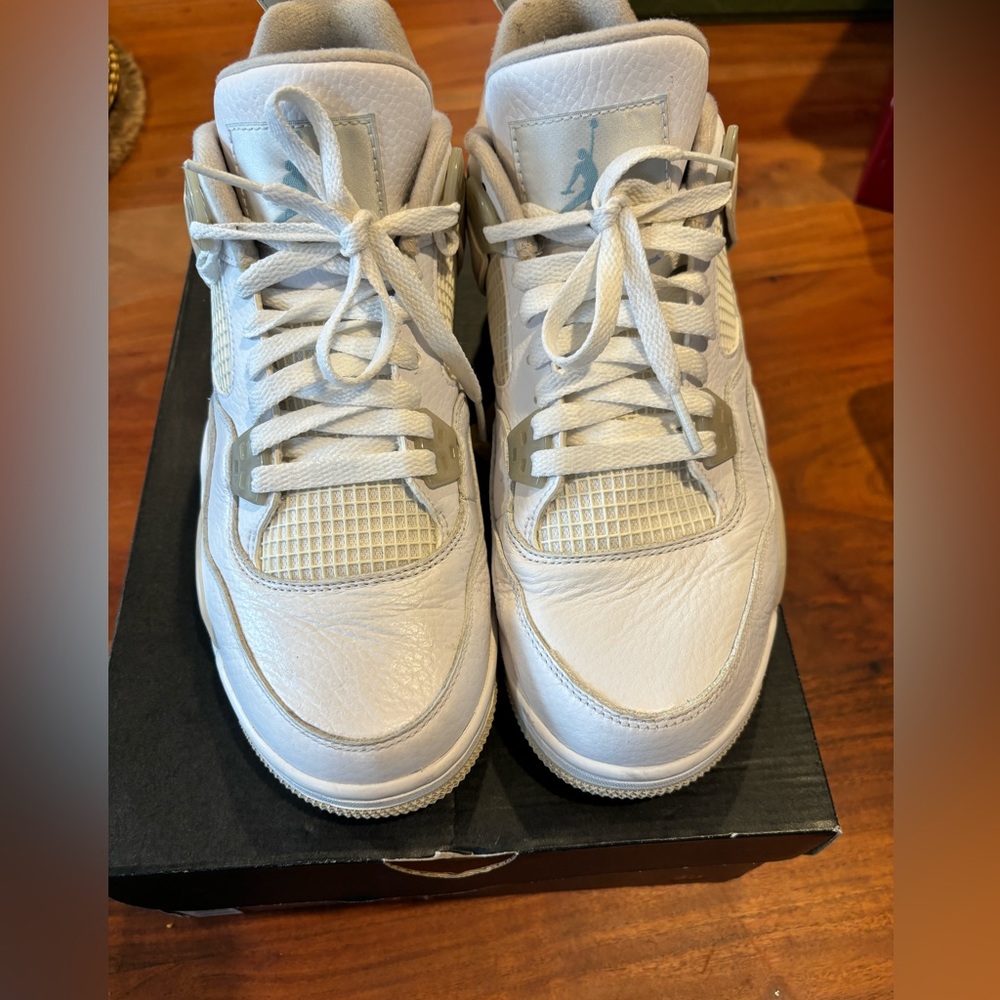 Air Jordan 4 Retro